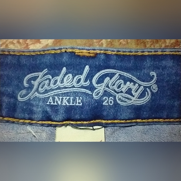 FADED GLORY Women's Plus Size 26W Ankle Med Wash Blue Jeans Straight Leg Stretch - Picture 3 of 7